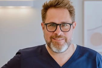 Dr. Christian Köhler: Der Mediziner ist niedergelassener Hausarzt in einer Gemeinschaftspraxis.