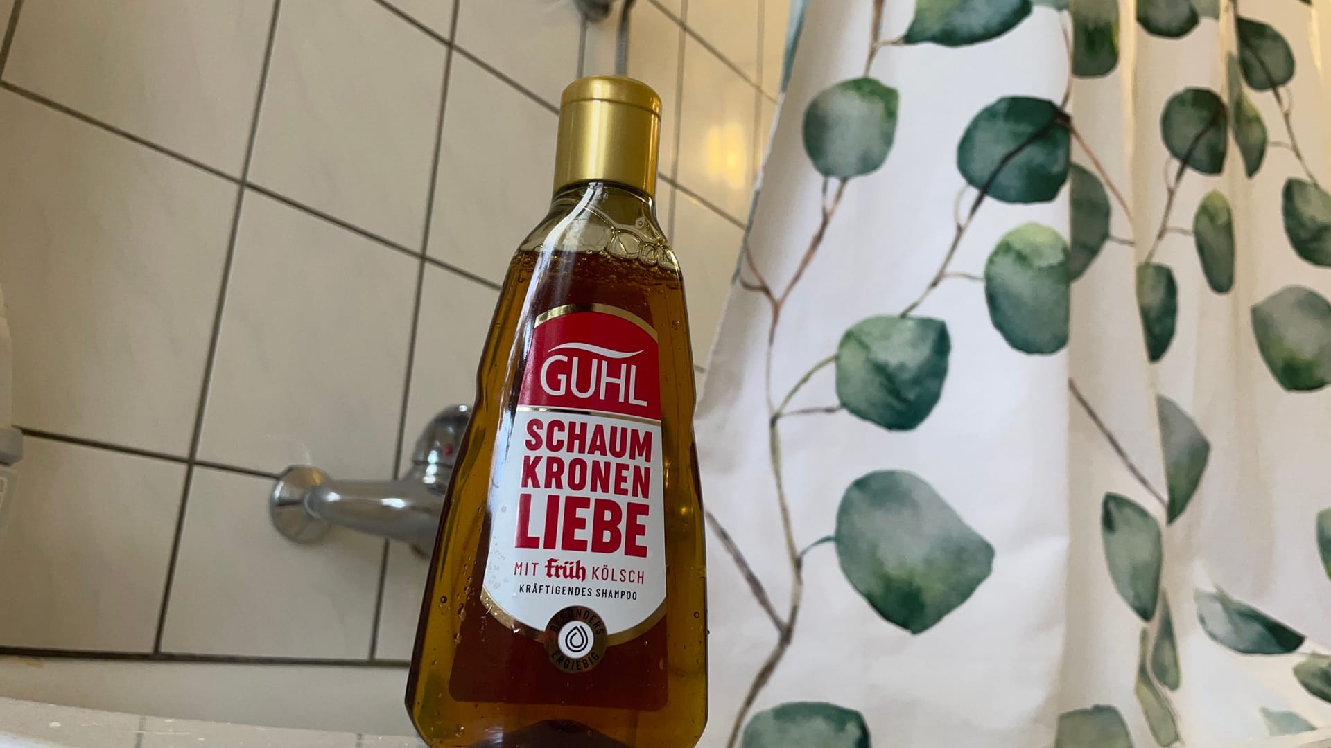 "Kräftigend" soll das Shampoo sein.