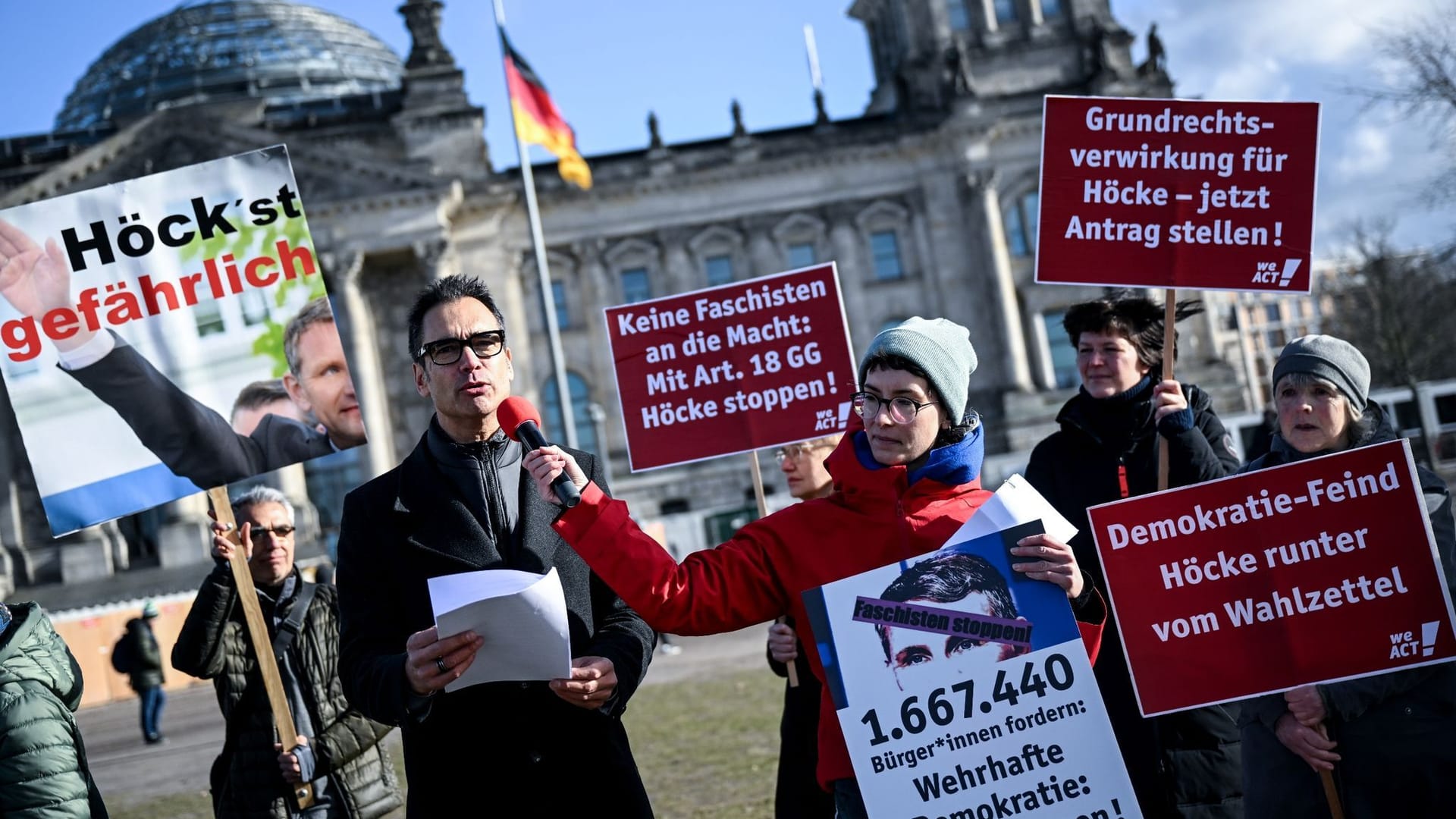 Übergabe der Höcke-Petition Übergabe der Höcke-Petition