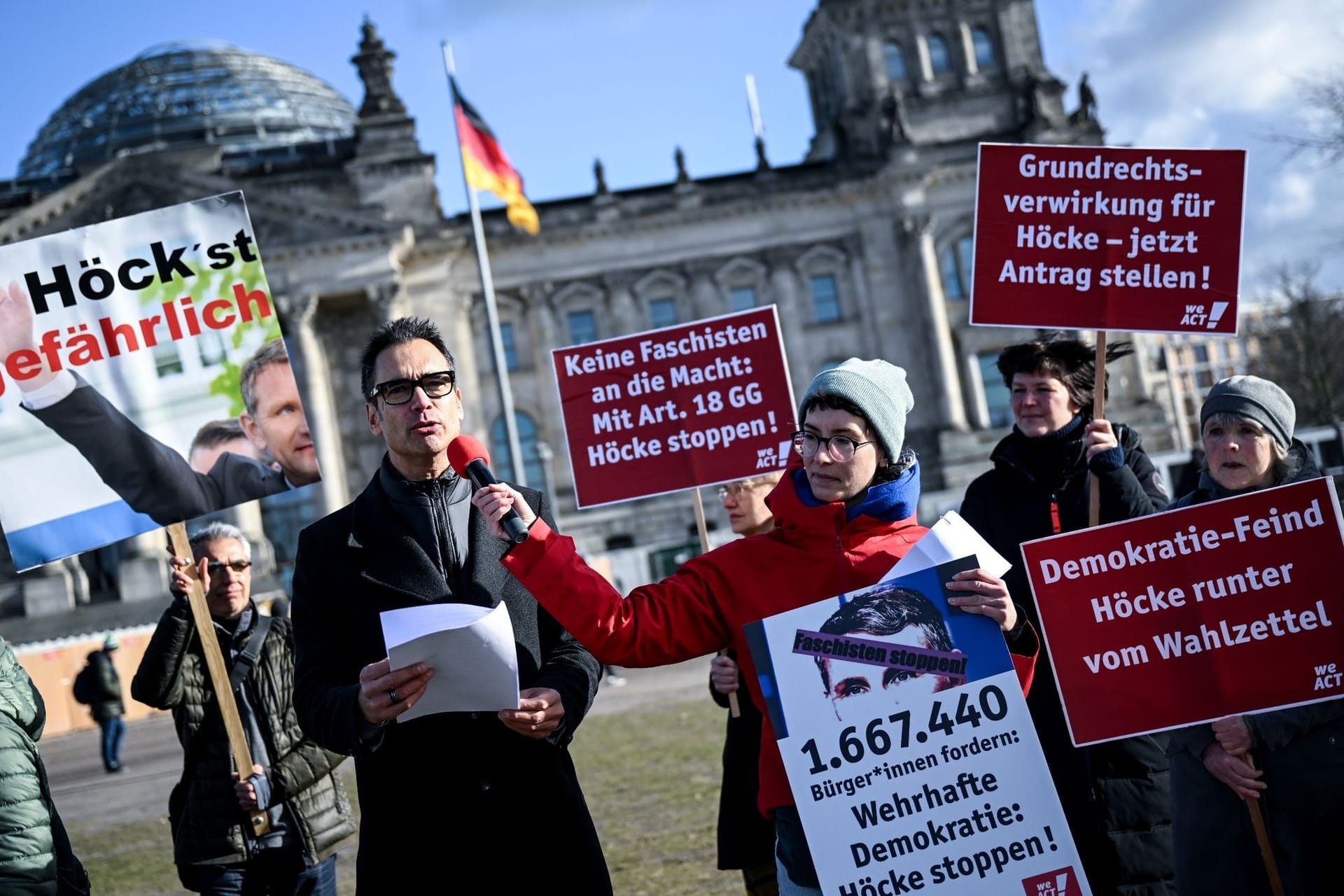 Übergabe der Höcke-Petition