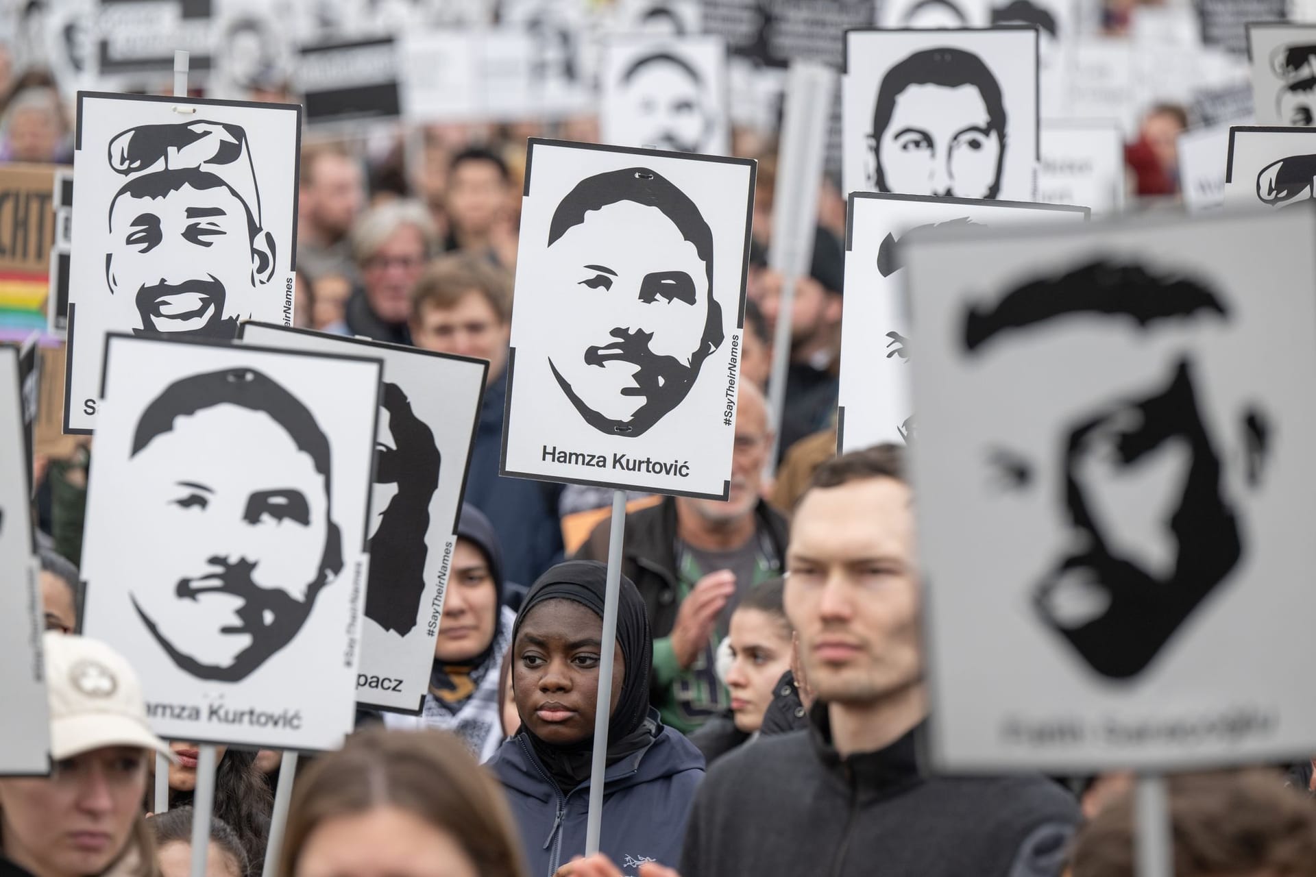 Hanau gedenkt der Anschlagsopfer