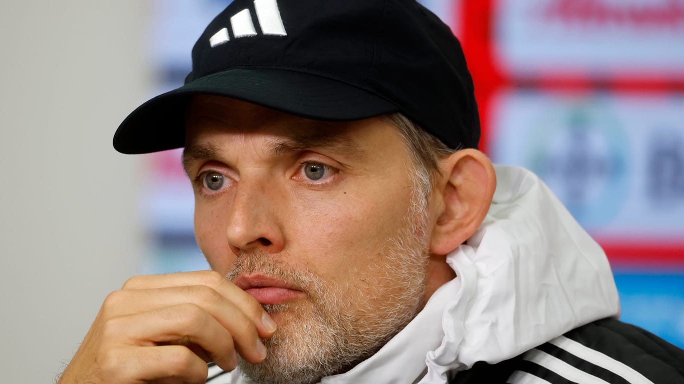 Thomas Tuchel: Der Trainer des FC Bayern musste eine 0:3-Niederlage in Leverkusen hinnehmen.