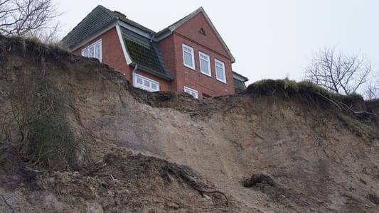 Steilküste an Ostsee abgebrochen: Ferienhaus in Gefahr |..