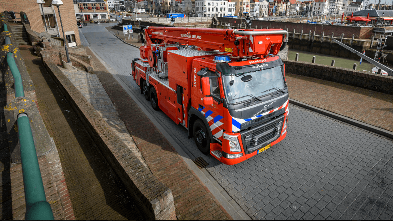 Ein kleineres Modell aus der RPX-Baureihe von Bronto: Die Hamburger Feuerwehr hat 1,9 Millionen Euro in das größte Modell investiert.