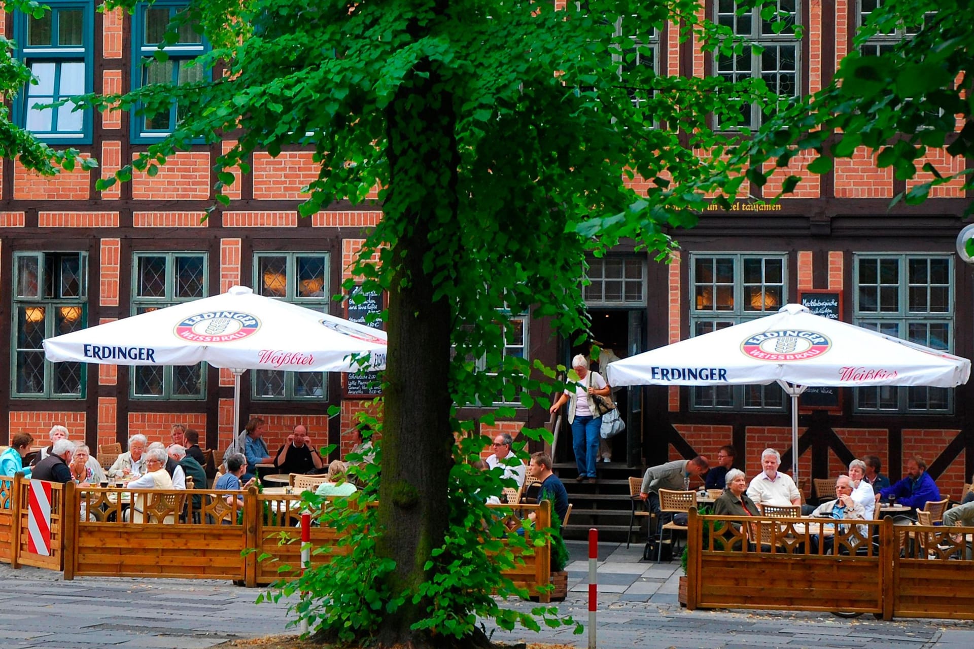 Ein Biergarten in Schwerin: Die Stadt hält einen traurigen Höchstwert.