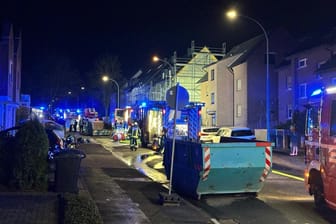 Großeinsatz der Feuerwehr: In der Nacht auf Sonntag hat es in Bochum gebrannt.