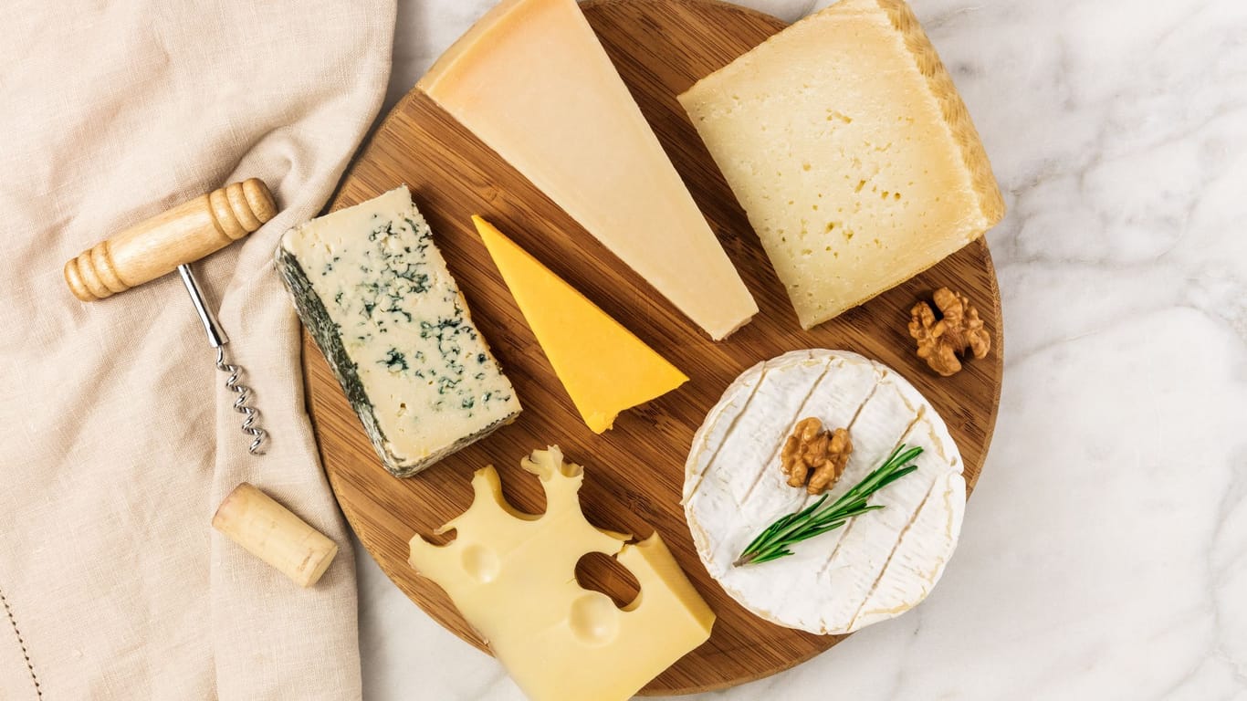 Käseplatte: Viele bevorzugen eine gewisse Auswahl an Käsesorten.