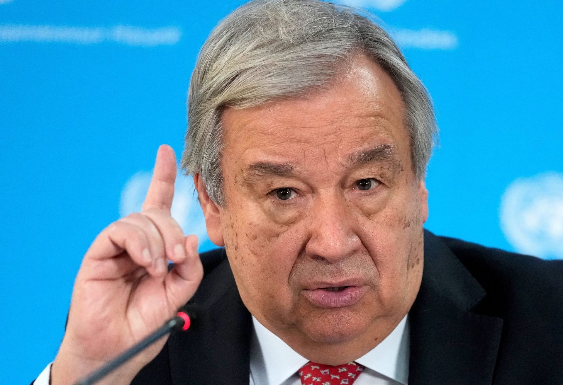 .... und der Generalsekretär der Vereinten Nationen (UN) António Guterres nach Deutschland.