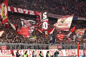Die Fan-Kurve des FC Bayern: Die Anhänger müssen beim nächsten europäischen Auswärtsspiel draußen bleiben.