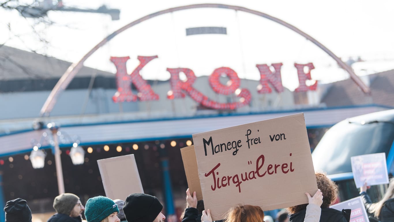 Mehrere Tierschutzorganisationen setzen sich in München bei einer Großdemonstration für einen tierfreien Zirkus ein (Symbolbild).