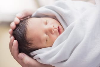 Neugeborenes in Südkorea (Symbolbild): Weil sie nicht registriert werden müssen, erwartet viele Babys ein ungewisses Schicksal.