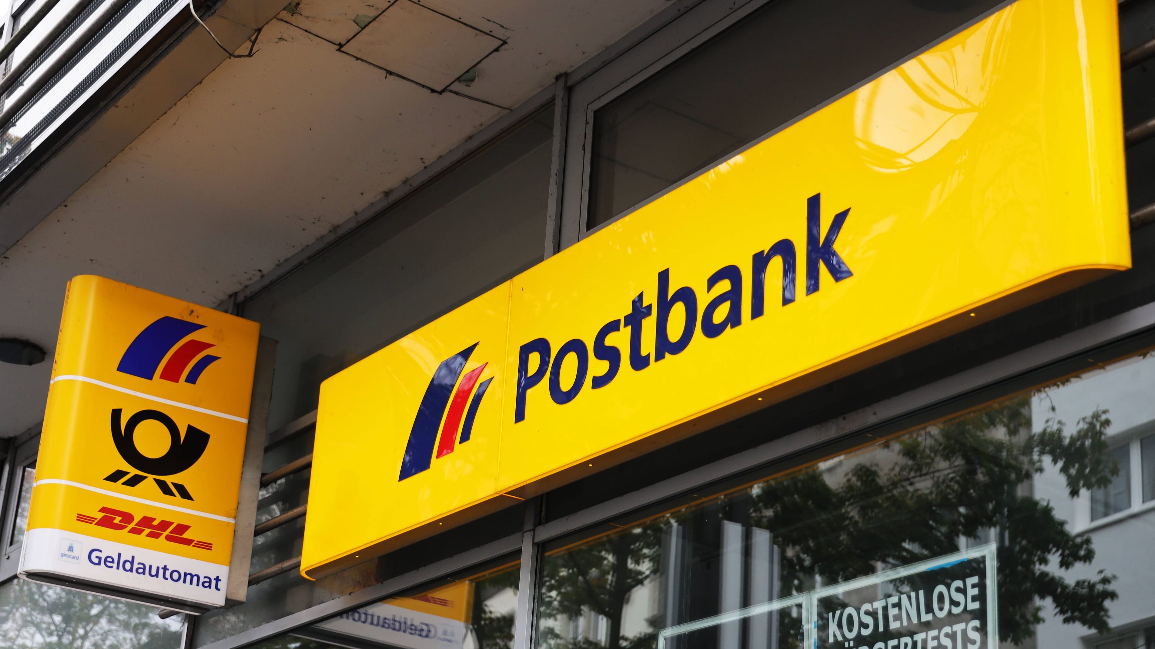 Postbank setzt auf Onlinebanking: Hier bekommen Kunden kein Geld mehr