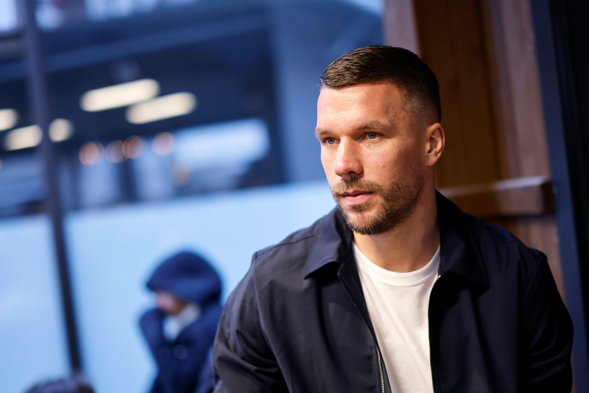 Fußballer Lukas Podolski bei der Eröffnung einer weiteren Filiale seiner Döner-Kette Mangal Döner (Archivbild): Ein neues Restaurant soll auf der Keupstraße entstehen.