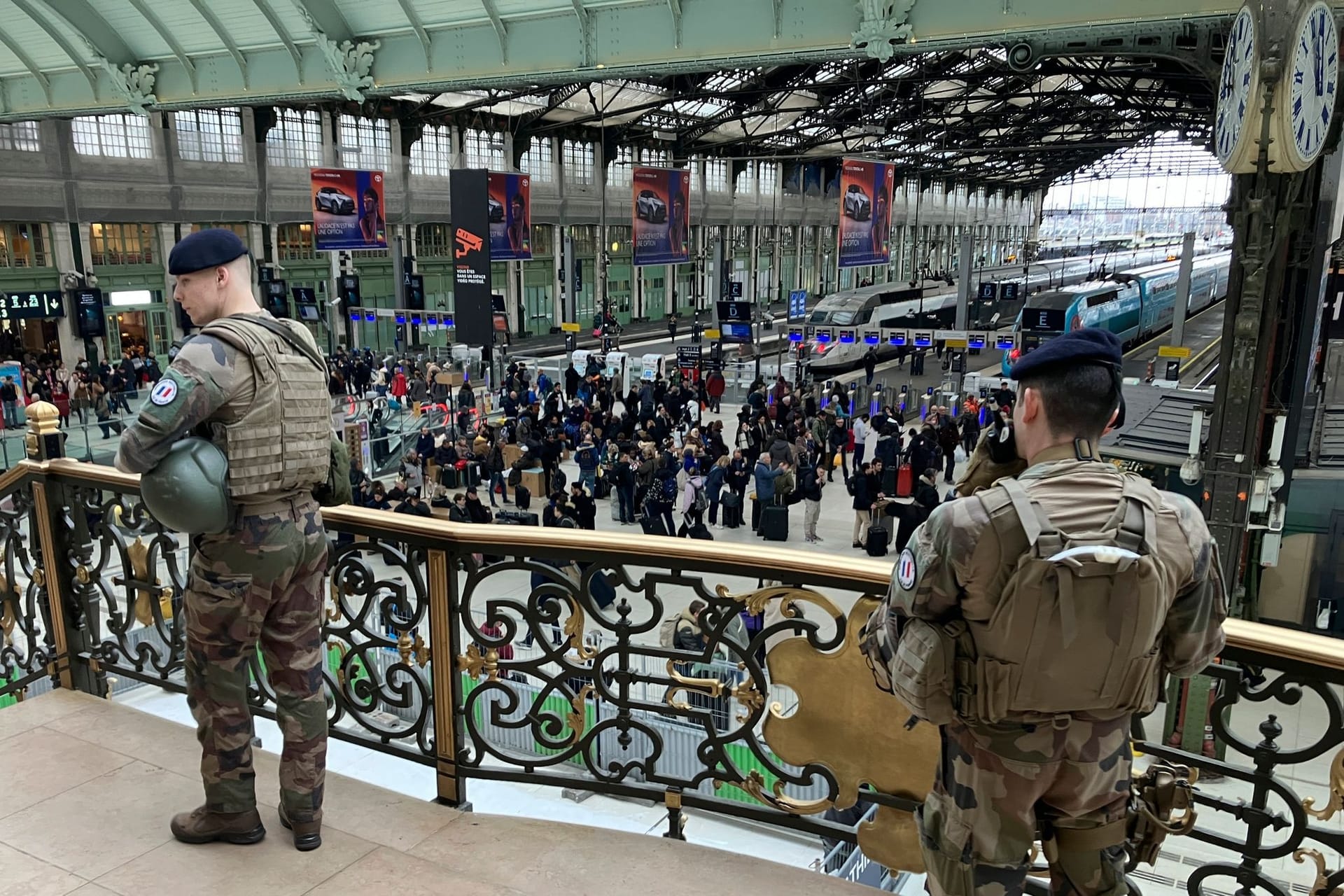 Hauptbahnhof Gare de Lyon