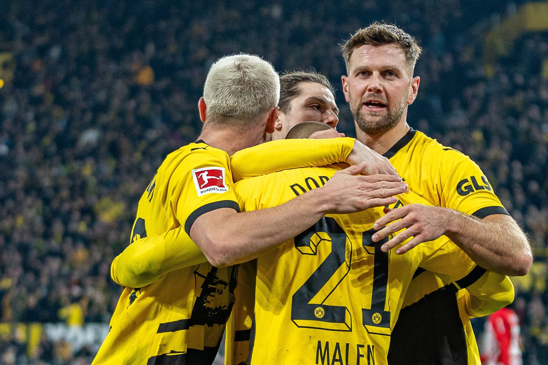 Die Dortmunder bejubeln einen Treffer: Gegen Freiburg blieben sie tadellos.