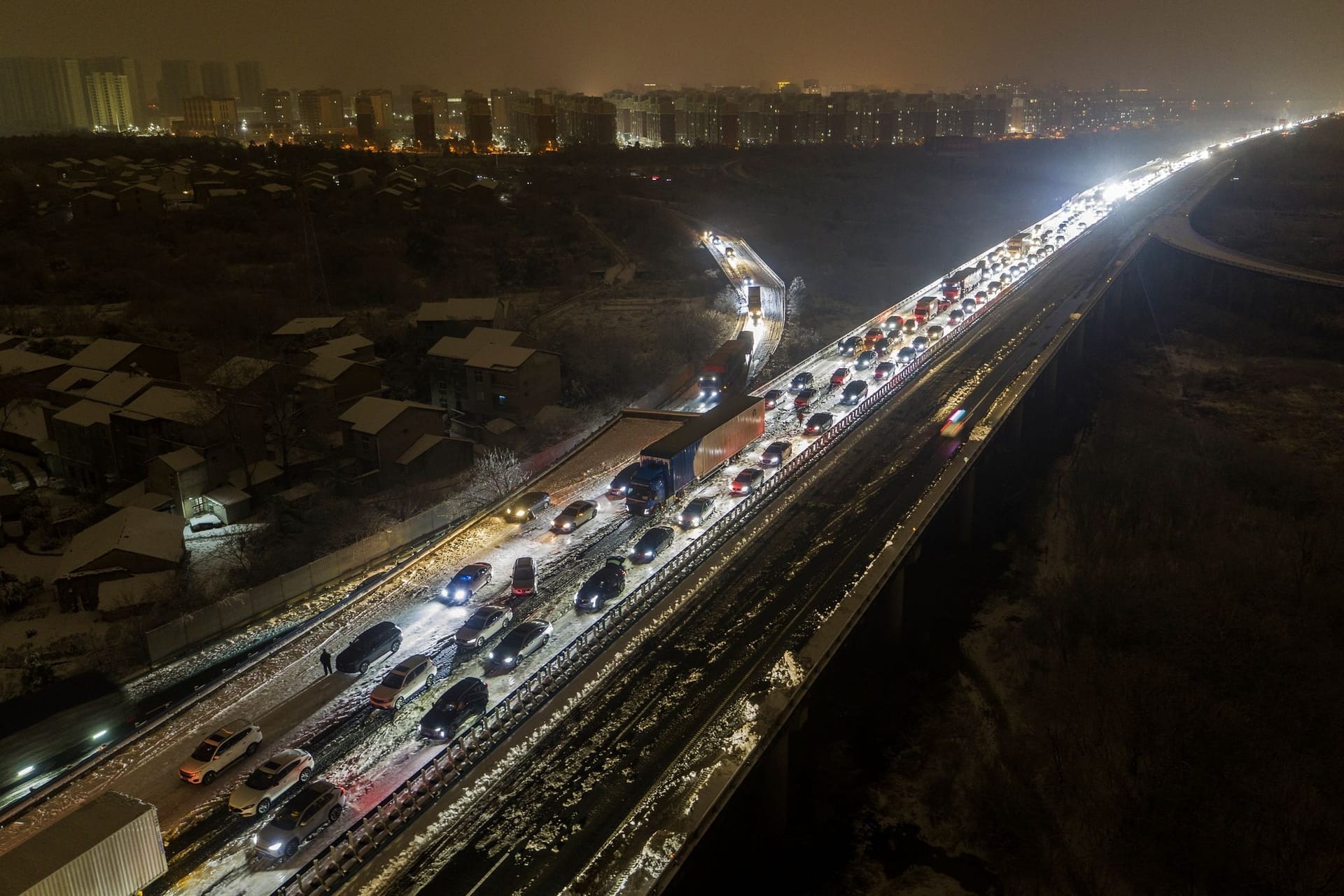 Schnee stört den Reiseverkehr zum Neujahrsfest in China