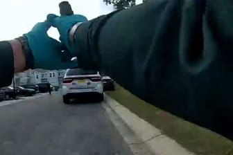 Polizist schießt wegen Eichel auf eigenen Dienstwagen