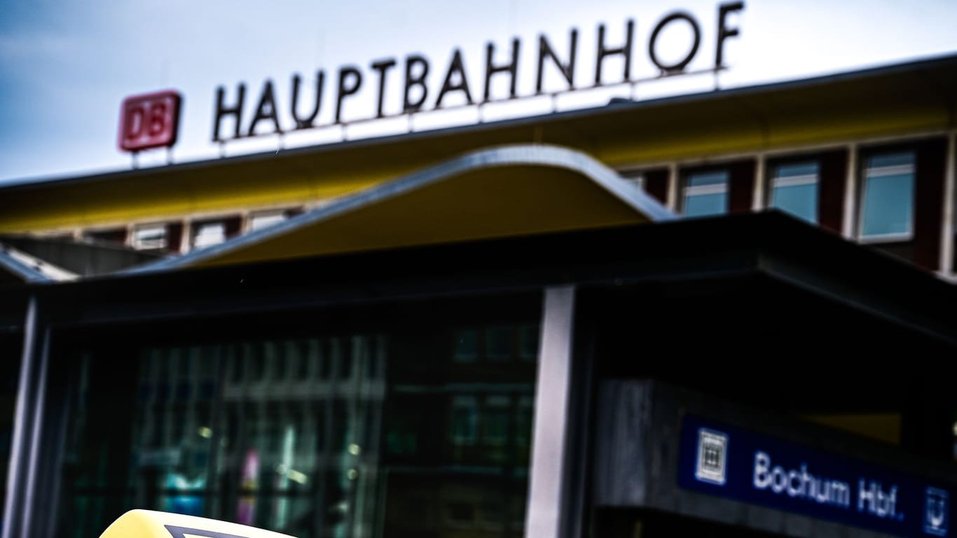 Der Bochumer Hauptbahnhof (Archivbild): In vielen Rankings liegt Bochum unter dem Durchschnitt.