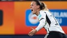 Klara Bühl: Die DFB-Stürmerin feierte mit ihrem Team die Olympia-Qualifikation.