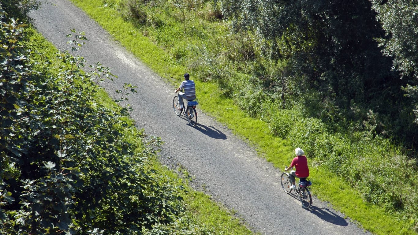 Radfahrer im Tal der Weser (Archivfoto): Das Gebiet besticht durch viele Radwege.