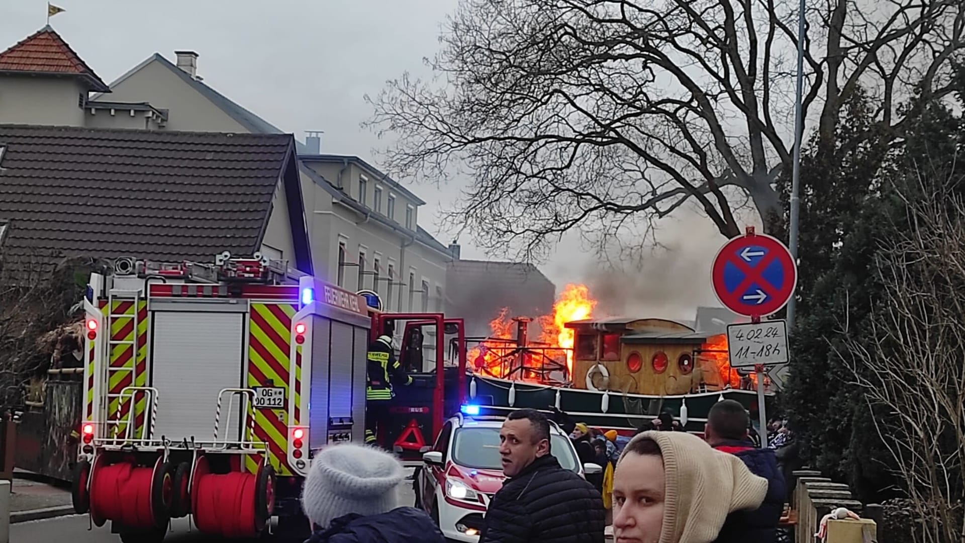 Die Feuerwehr brachte den Brand unter Kontrolle.