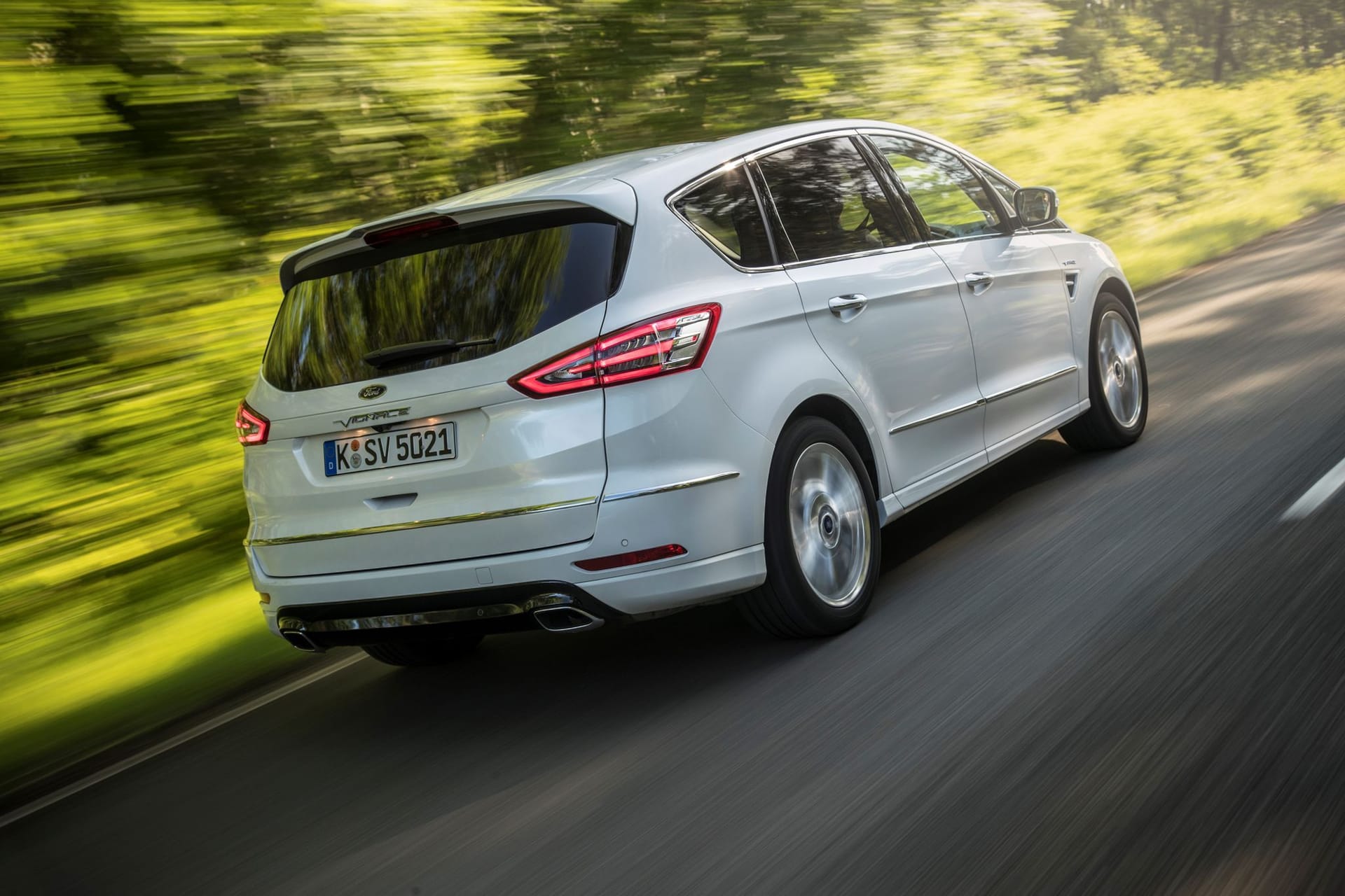 Der Ford S-Max II beim Tüv