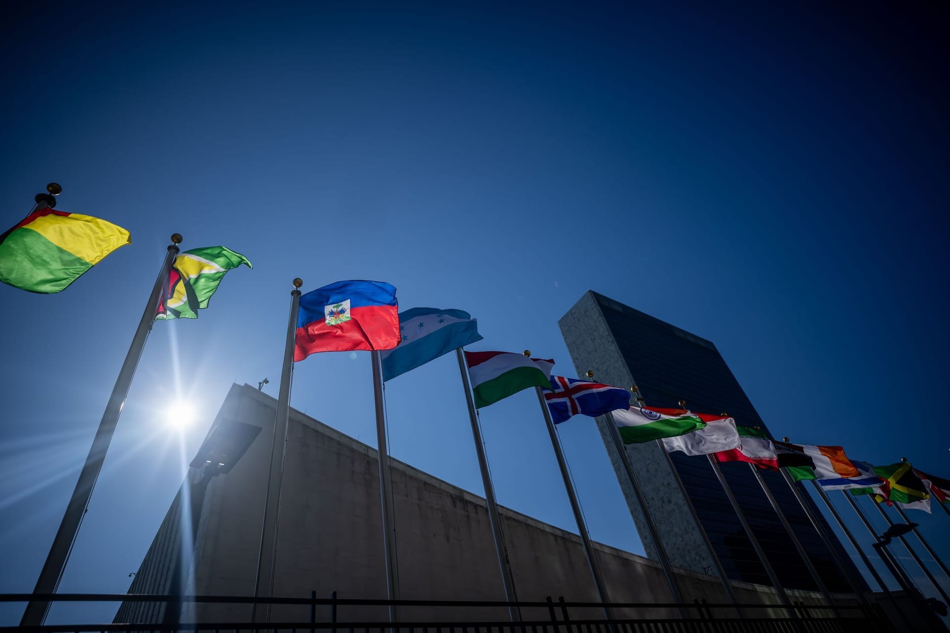 UN