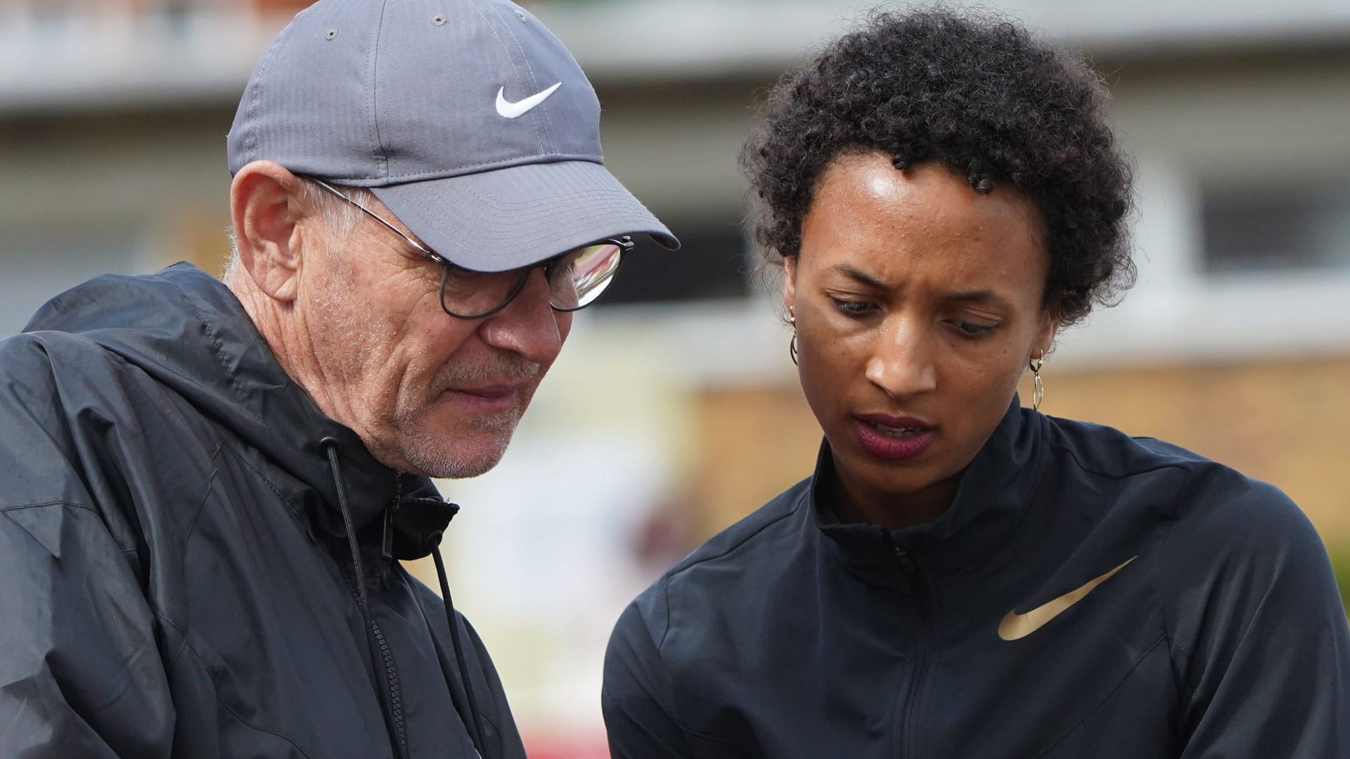 Ulli Knapp und Malaika Mihambo: Er hat sie bereits 2021 bei ihrem olympischen Golderfolg trainiert.