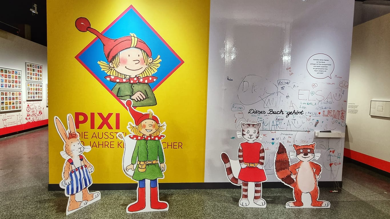 Pixi und seine Freunde empfangen die Besucher in der Pixi-Ausstellung im Altonaer Museum.