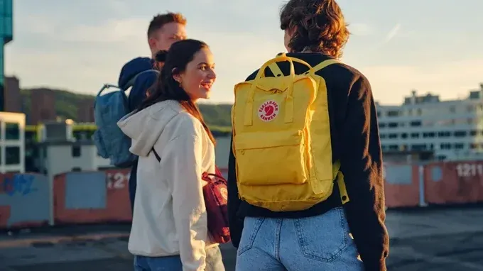 Sale bei SportScheck: Sichern Sie sich den Kånken Unisex-Rucksack von Fjällräven mit Extra-Rabatt jetzt radikal reduziert im Angebot. (Symbolbild)