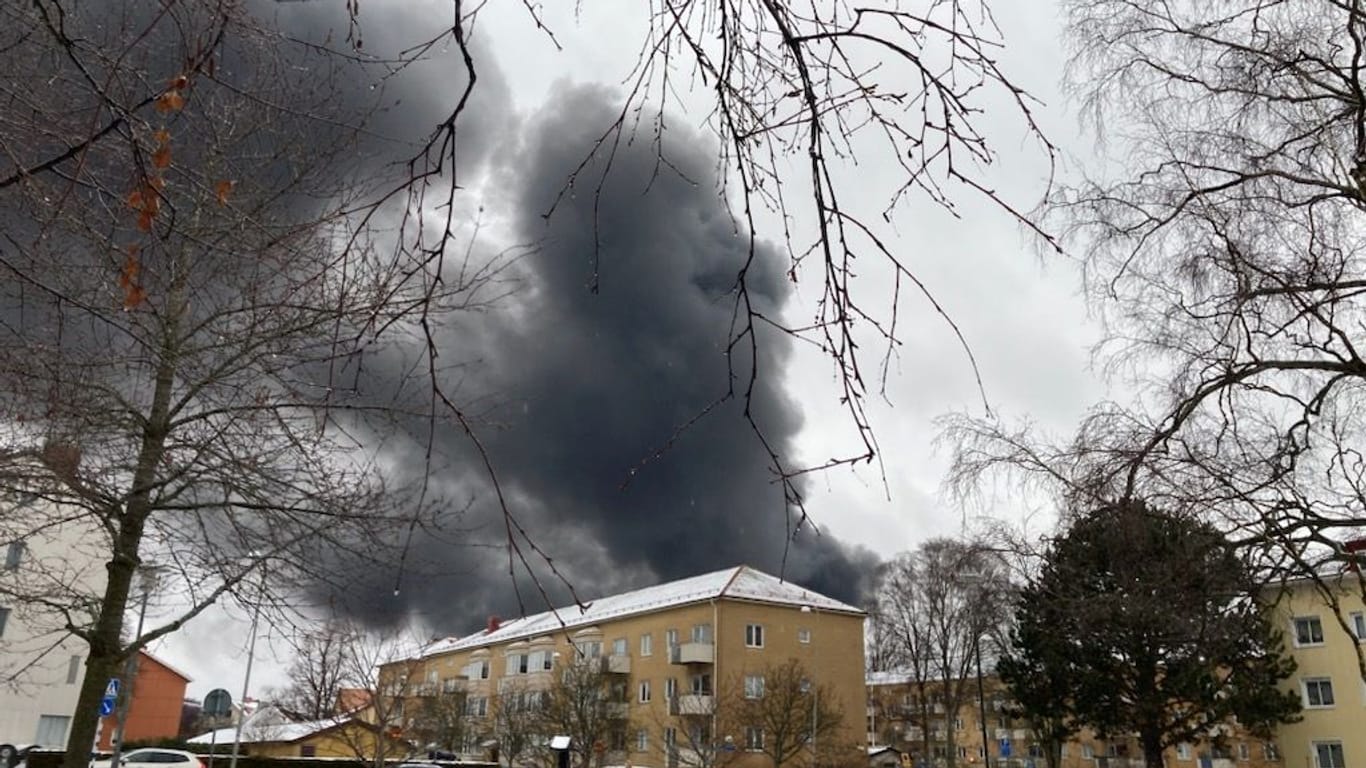 Rauch in Göteborg: das Foto einer Zeugin nach dem Großbrand im Freizeitpark Liseberg.