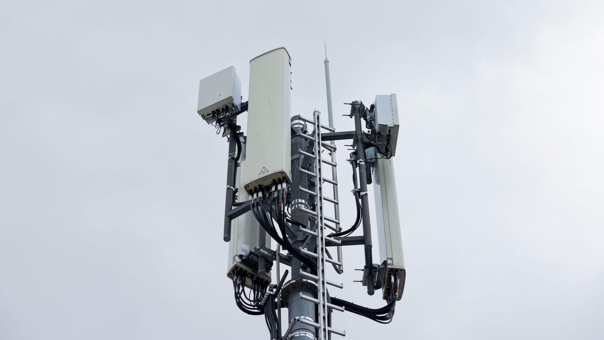 Mobilfunkantennen mit 5G und LTE Mobilfunkantennen mit 5G und LTE