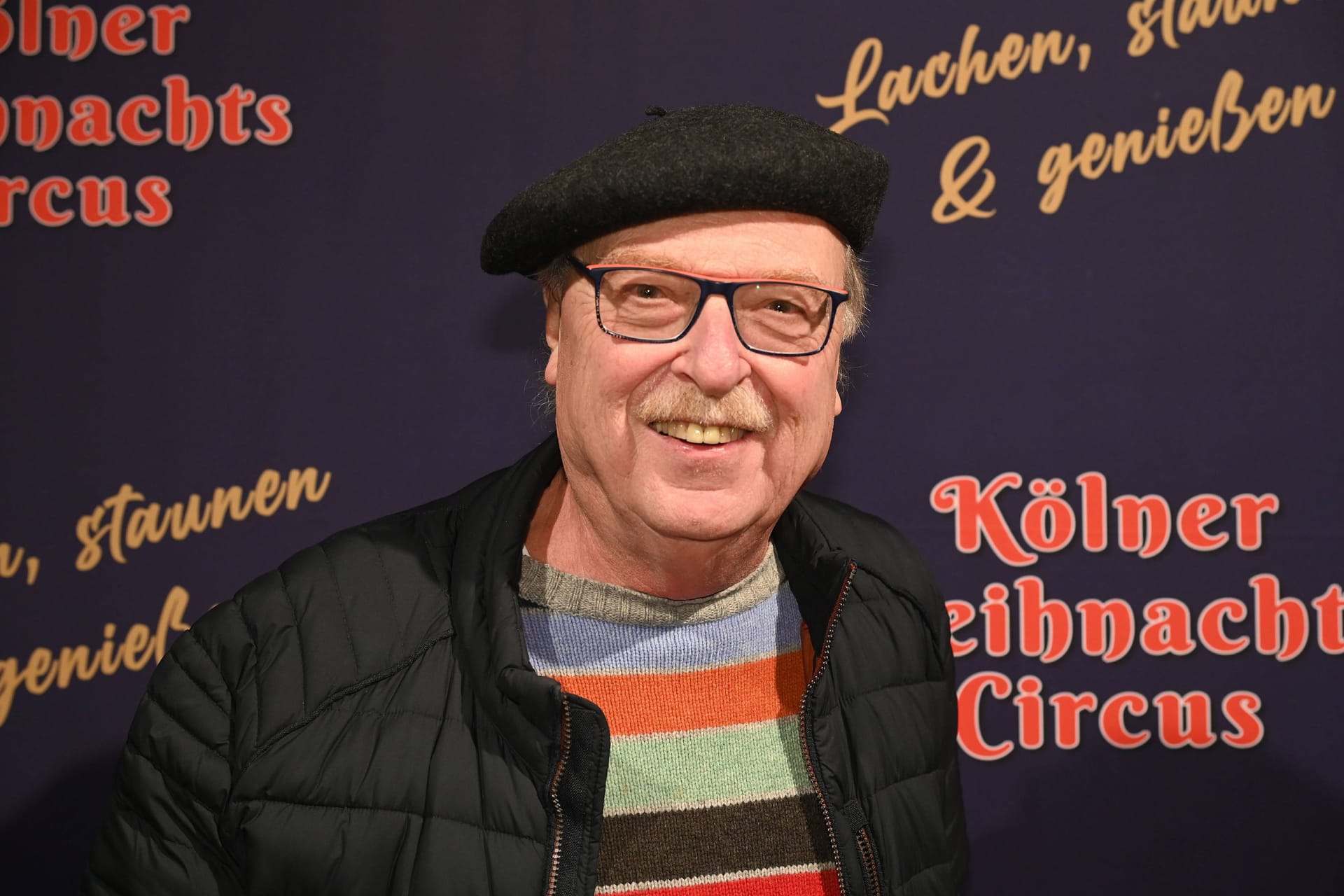Moderator und Mundartsänger Wicky Junggeburth (Archivbild): Der Kult-Kommentator hat in den letzten 21 Jahren keine TV-Übertragung des Rosenmontagszugs gesehen.