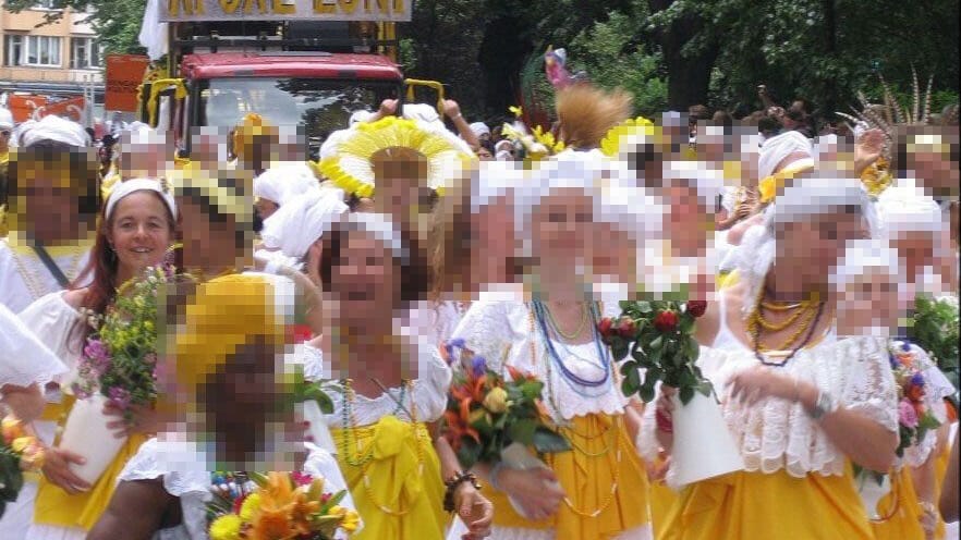 Daniela Klette beim Karneval der Kulturen in Berlin: Über Jahre tanzte sie Capoeira im dortigen Verein.