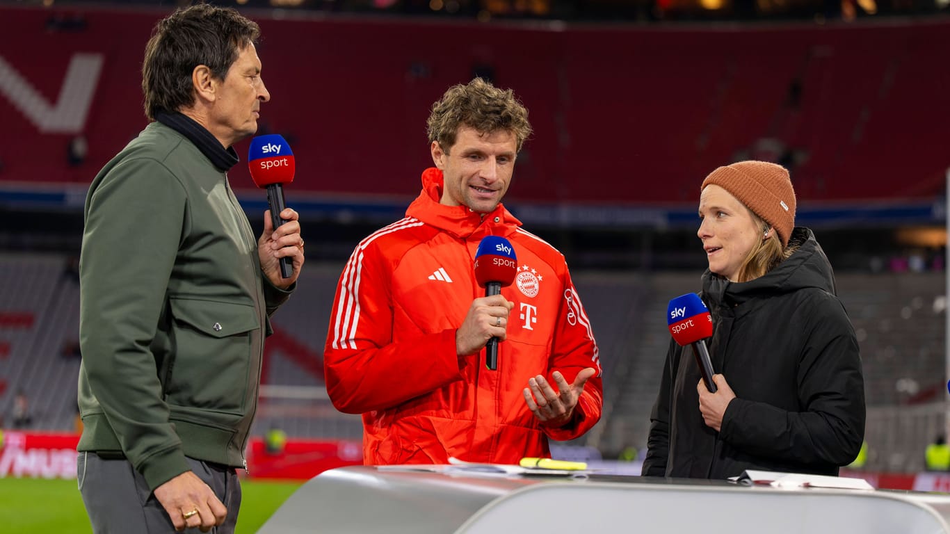 Thomas Müller sagte bei Sky: "Ungeduldig ist man vor allem bei uns beim FC Bayern – auch von außen – sehr, sehr schnell. Gerade, wenn die Ergebnisse bei uns nicht passen. Wir sind kein Ort für Entwicklungen."