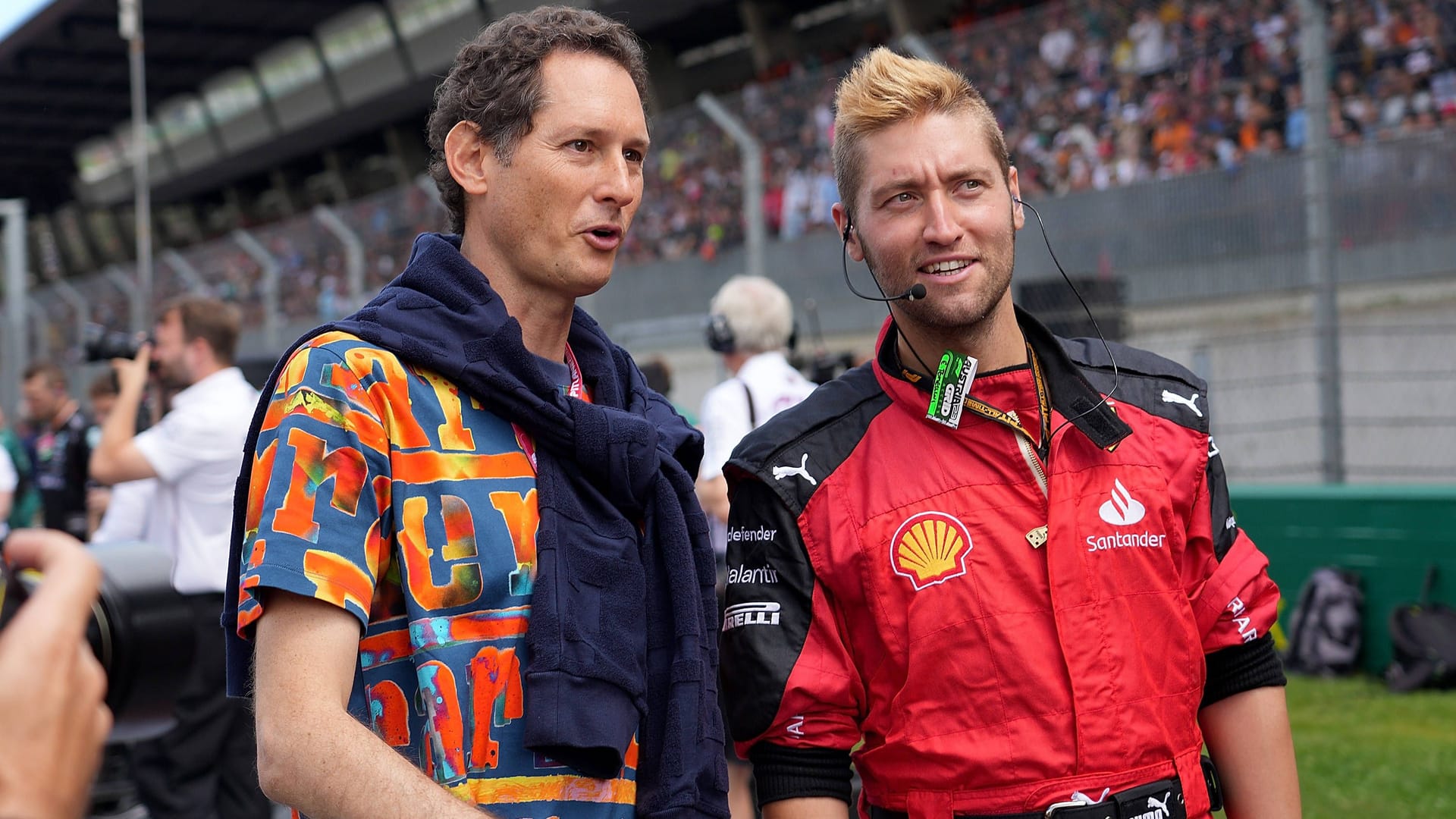 John Elkann (l.) beim Großen Preis von Österreich im Sommer 2023.