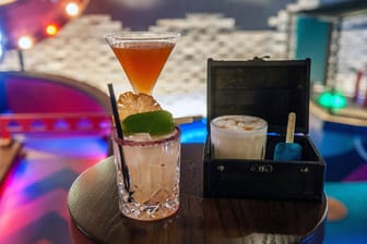 Cocktails in einer Bar (Symbolbild): Im "Secret" kann auch gefeiert werden.