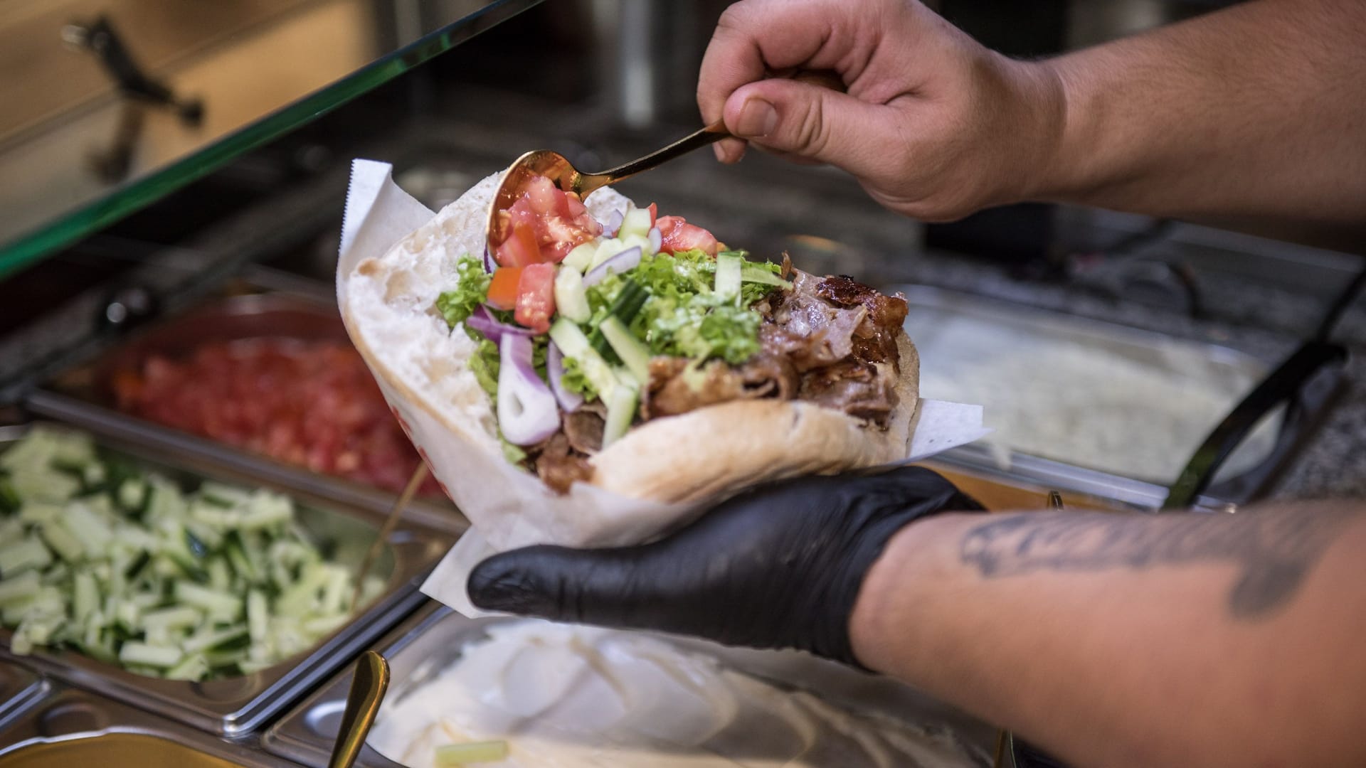 Döner (Symbolbild): In Essen stiegen die Preise kräftig an.