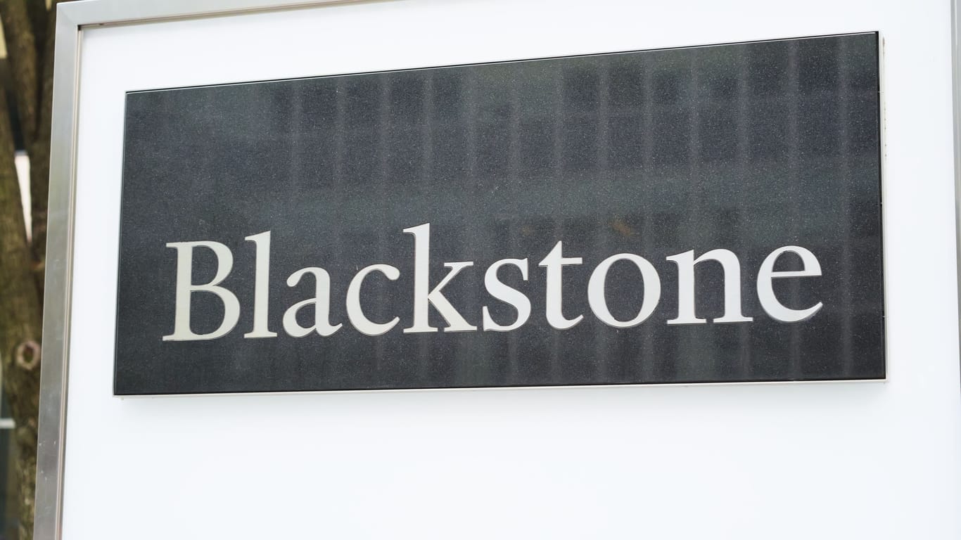 Das Blackstone-Logo am Firmensitz in New York.