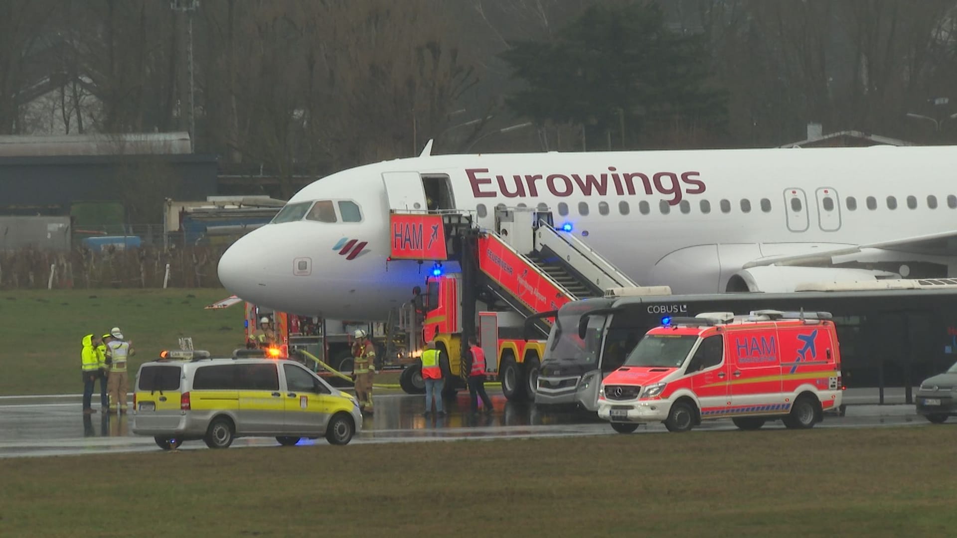 Geplatzte Flugzeugreifen