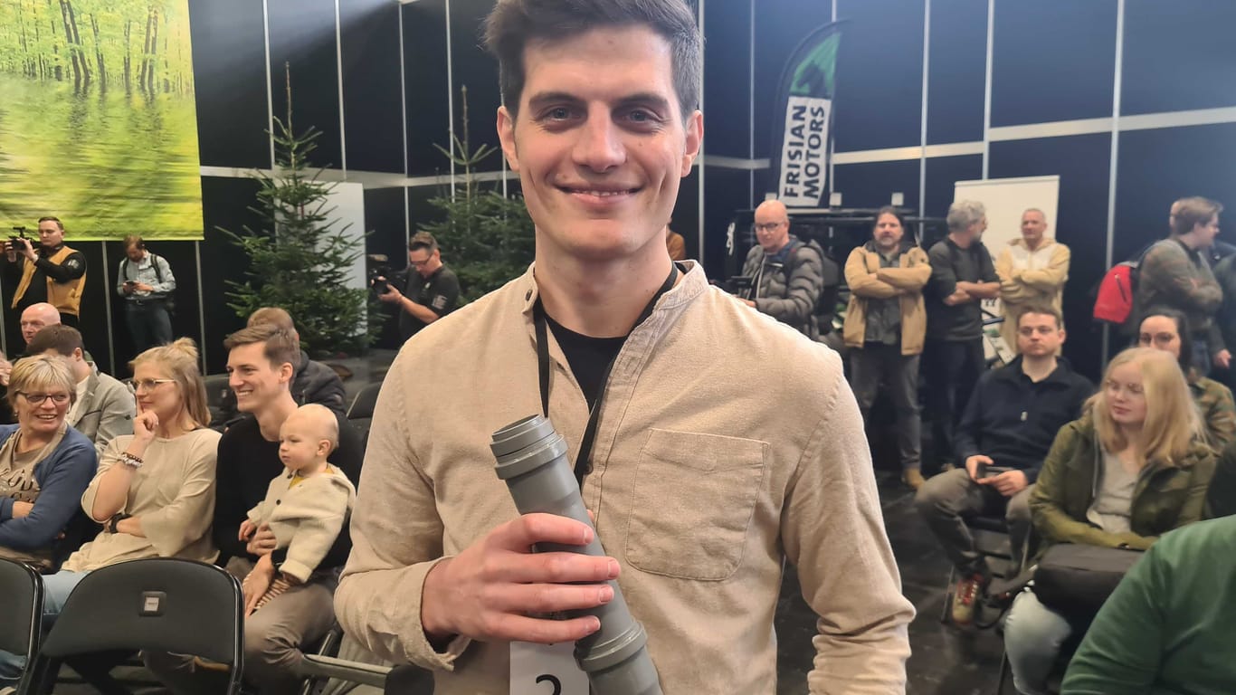 Jüngster Teilnehmer der Hirschrufmeisterschaft auf der "Jagd und Hund": Michael Bruch (31) aus Siegen.