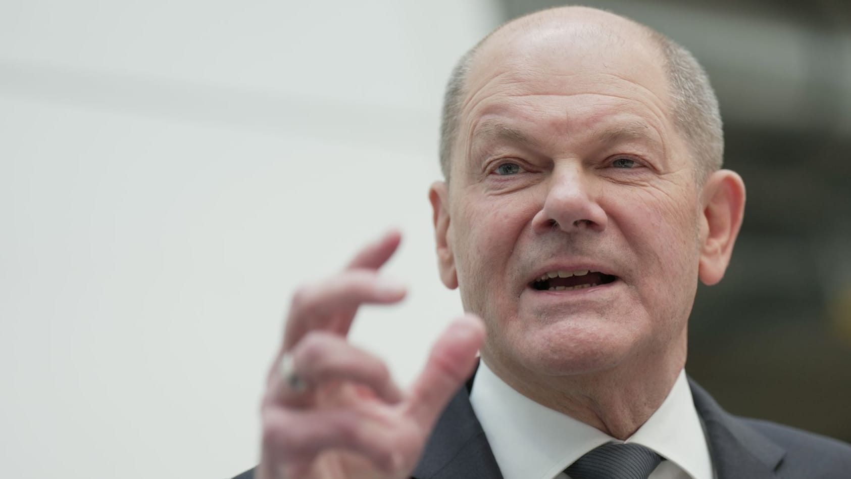 Bundeskanzler Olaf Scholz (SPD): Ihn irritiere, dass seine Kritiker die Möglichkeit eines Atomkriegs zu ignorieren scheinen.