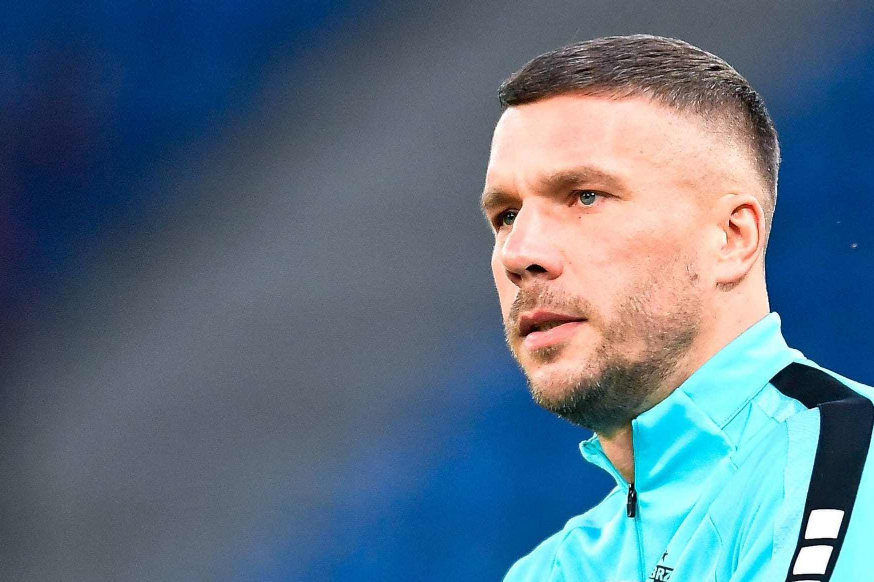 Lukas Podolski auf dem Platz (Archivfoto): Im Rheinland ist ein Verein wegen seiner neuen "Baller League" frustriert.