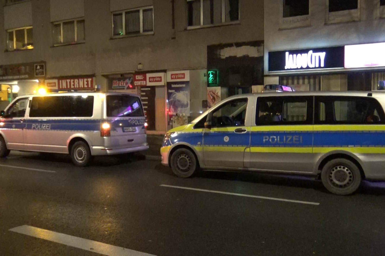 Polizei und Ordnungsamt haben in Dortmund am Samstag einen Nachtclub kontrolliert und anschließend geschlossen.