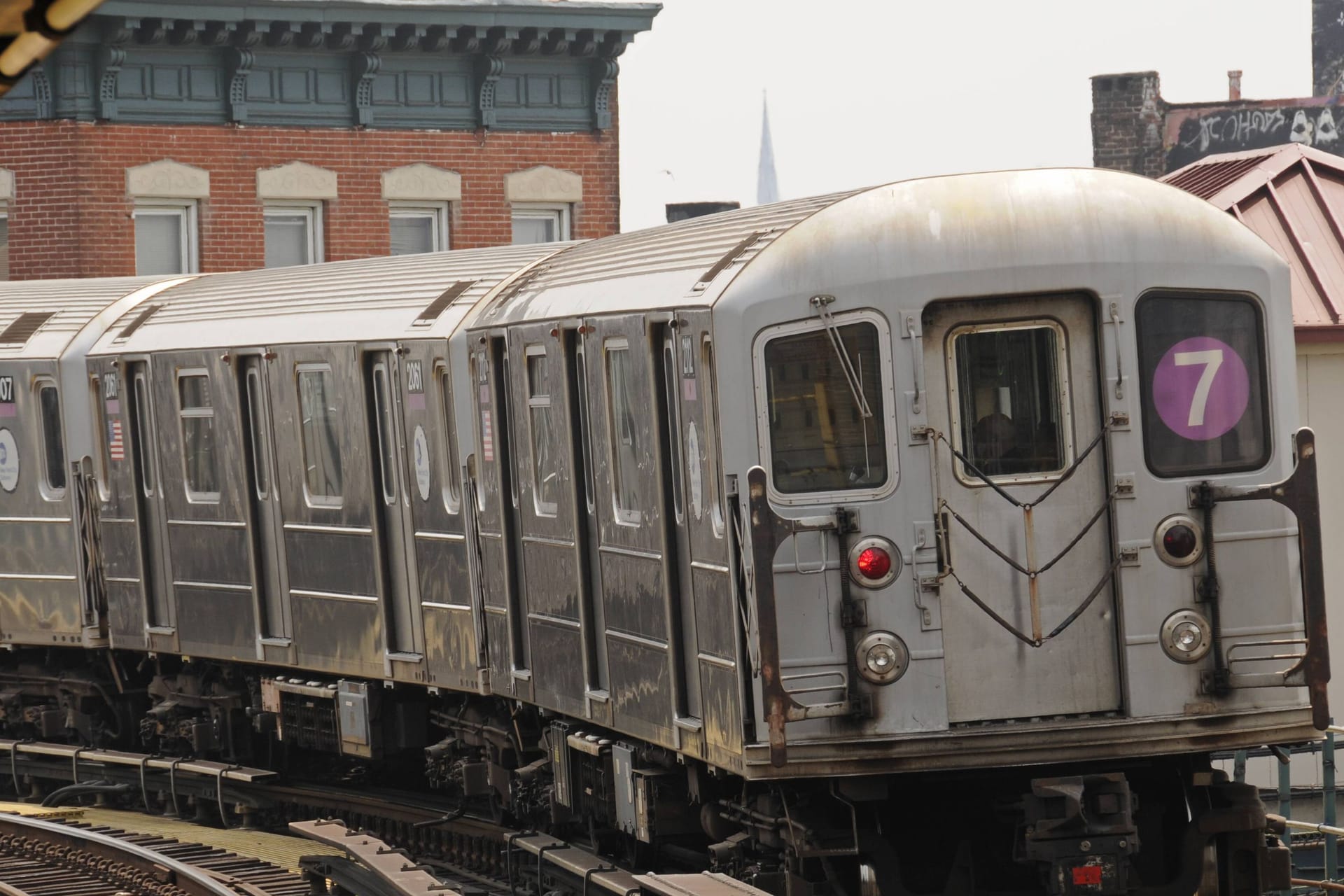 New Yorker U-Bahn (Symbolbild): Immer wieder sterben Menschen beim sogenannten S-Bahn Surfen.