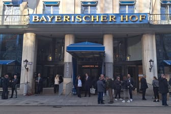 Das Hotel "Bayerischer Hof": Hier beginnt am 16. Februar offiziell die 60. Münchener Sicherheitskonferenz.