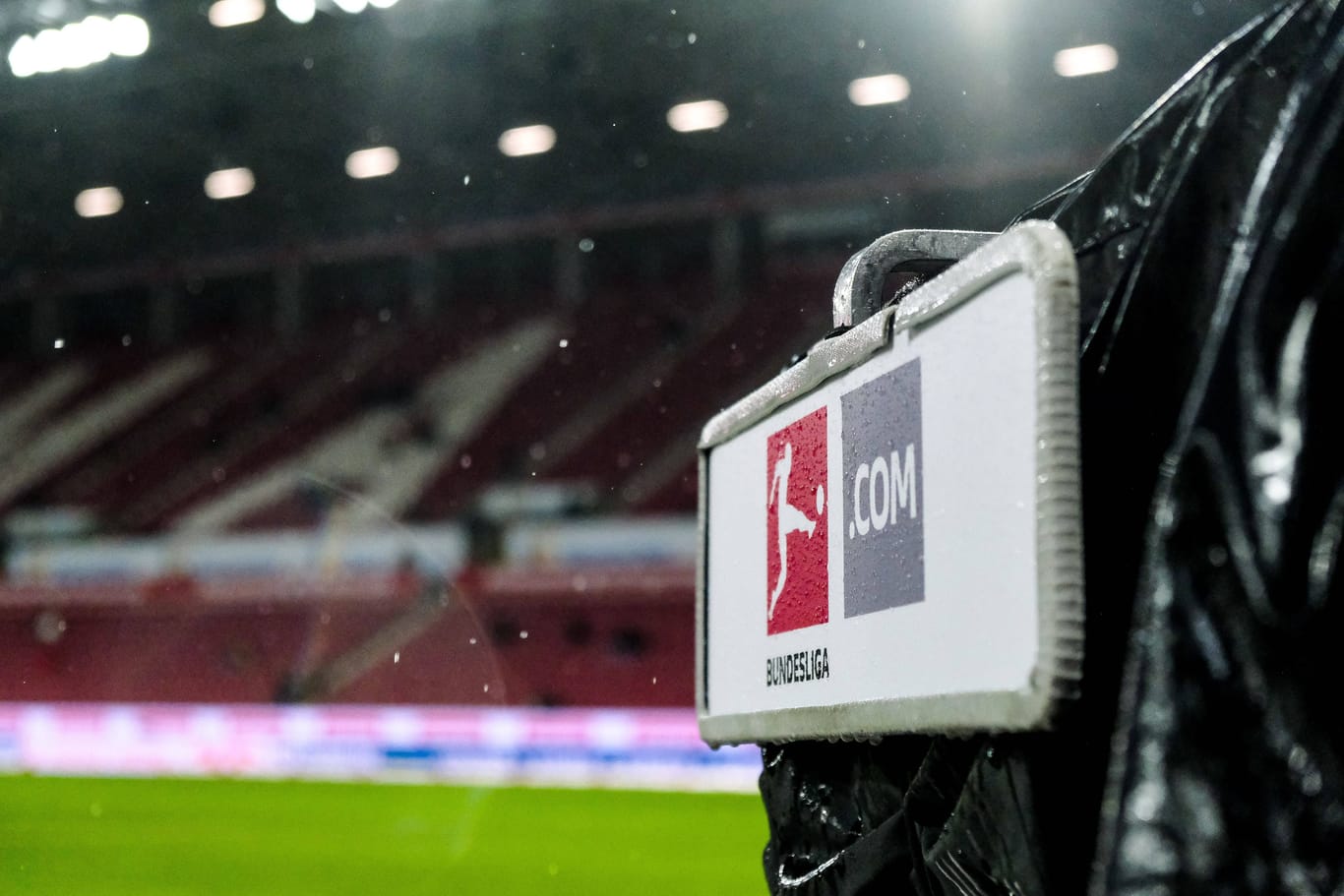 Eine TV-Kamera bei einem Bundesliga-Spiel (Symbolbild).
