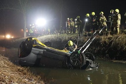 Das Auto landete im Graben.