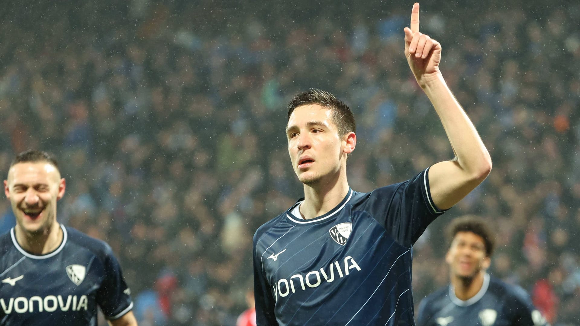Keven Schlotterbeck: Der Defensivmann erzielte das 2:1 für Bochum. Keven Schlotterbeck: Der Defensivmann erzielte das 2:1 für Bochum.