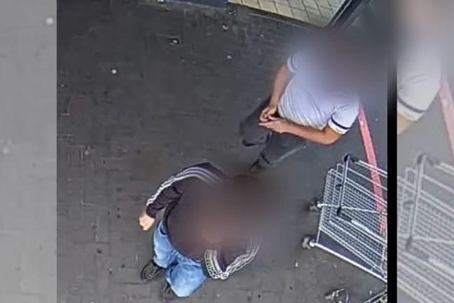 Drei junge Männer müssen sich vor dem Landgericht verantworten: Eine Überwachungskamera hatte die Jugendliche nach dem mutmaßlichen Mord aufgezeichnet.